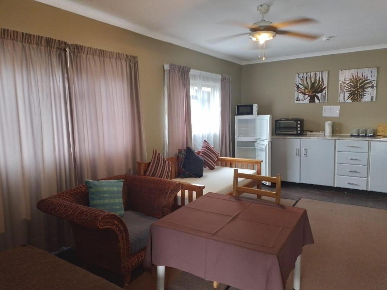 Port St Johns River Lodge Port Saint John's Екстер'єр фото